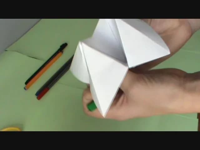 Jak zrobić wróżbę z papieru - proste kroki do magicznej zabawy Jak zrobić wróżbę z papieru - proste kroki do magicznej zabawy